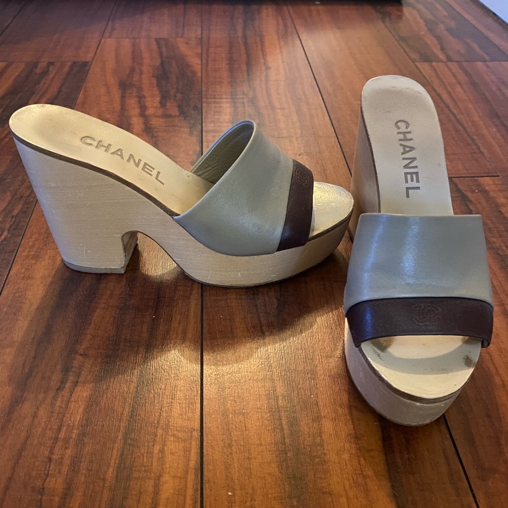 Chanel Women's Cream and Brown Slide Sandals - Picture 2 of 8